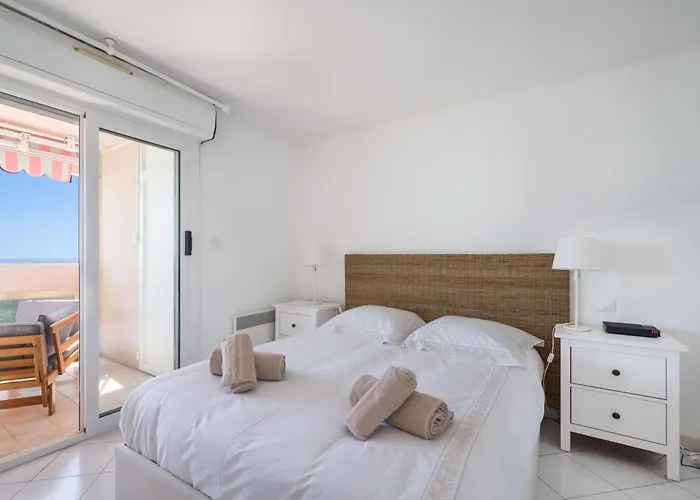 Bellevue Palace * مينتون