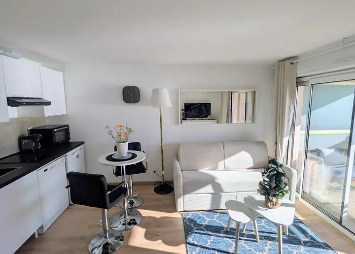 Bellevue Palace مينتون